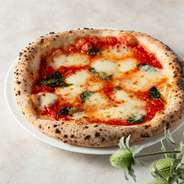 モッツァレラ+バジル+トマトソース