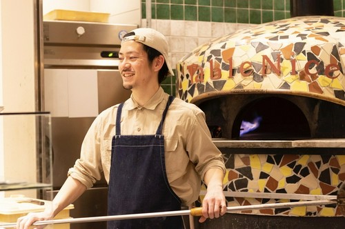 焼きたてのピッツァを召し上がれ♪