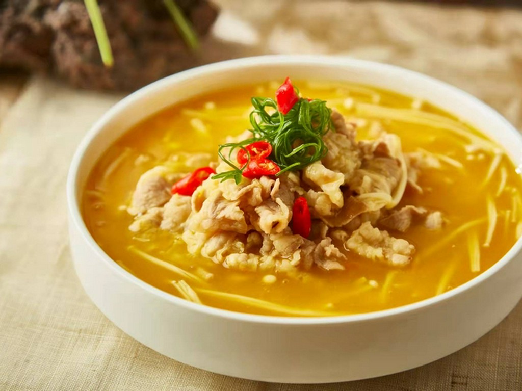 酸湯肥牛（サンタンフェイニュウ）