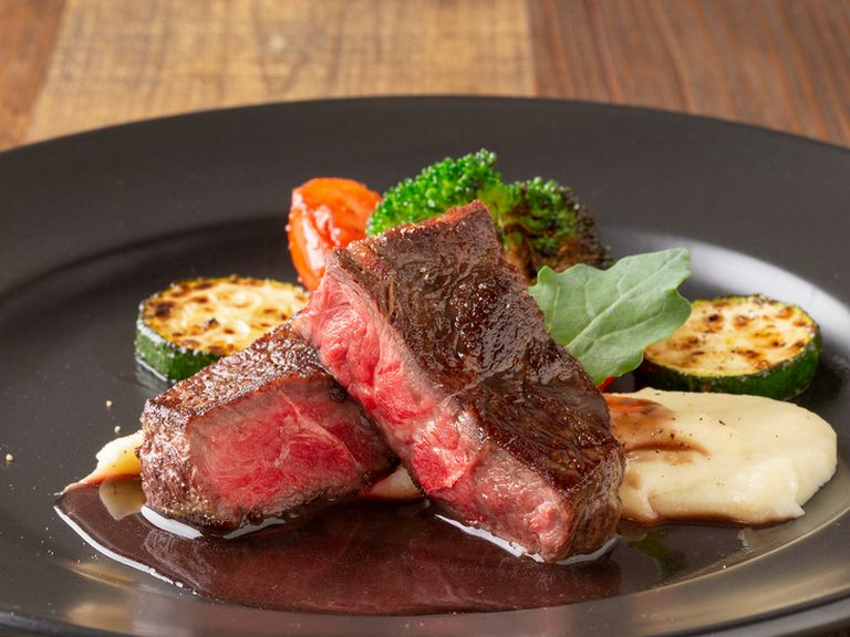 肉の旨みを堪能できる『牛のグリル(ミスジ)』