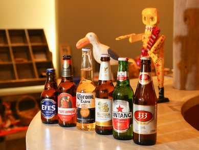 世界6ヶ国の人気ビールを取り揃え。シェアして楽しむのがおすすめ『世界のビール』