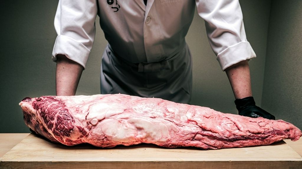 旬を味わう珠玉の焼肉を自身で体験できる一軒