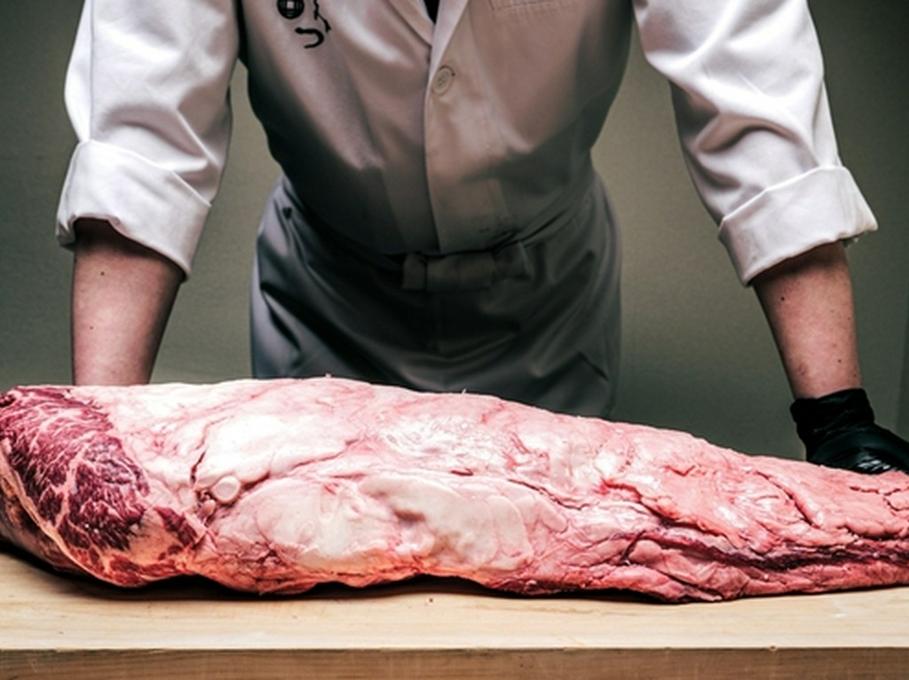 旬を味わう珠玉の焼肉を自身で体験できる一軒