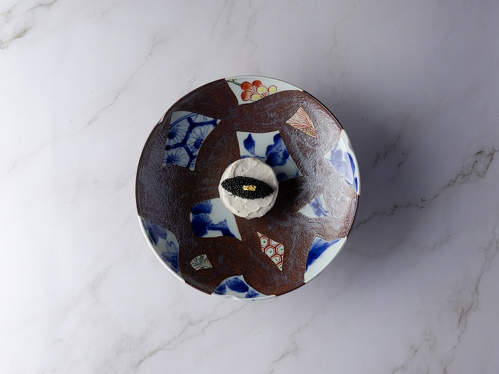 じゃが芋餅と鰯のクレーム、キャビアの塩気 