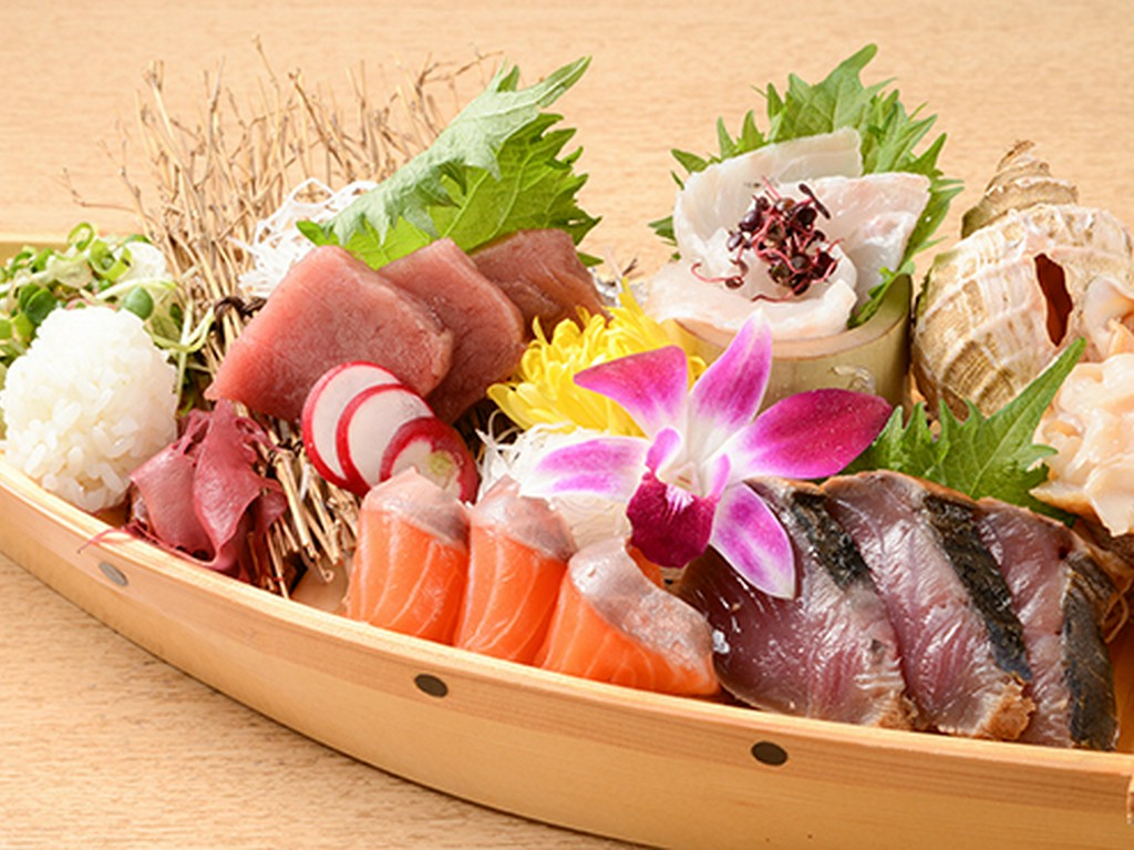 『刺身5点うおまる盛り』が1人前650円！