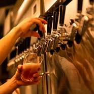 樽生クラフト18タップ＆ボトルビールをご用意！各種ウィスキーやカクテルもございます！