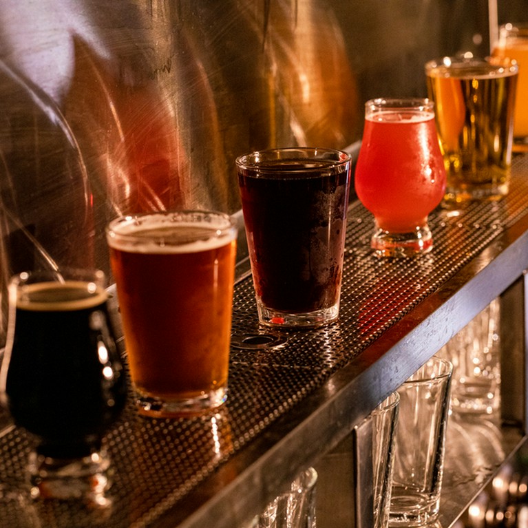 こだわりの全18種のビールを日替わりでご提供