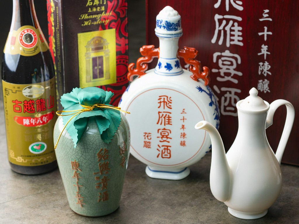 紹興酒やワインなど、本格中華に合う美味しいお酒が揃う