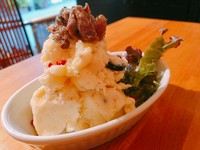 バルの定番！スペイン風ポテトサラダ。