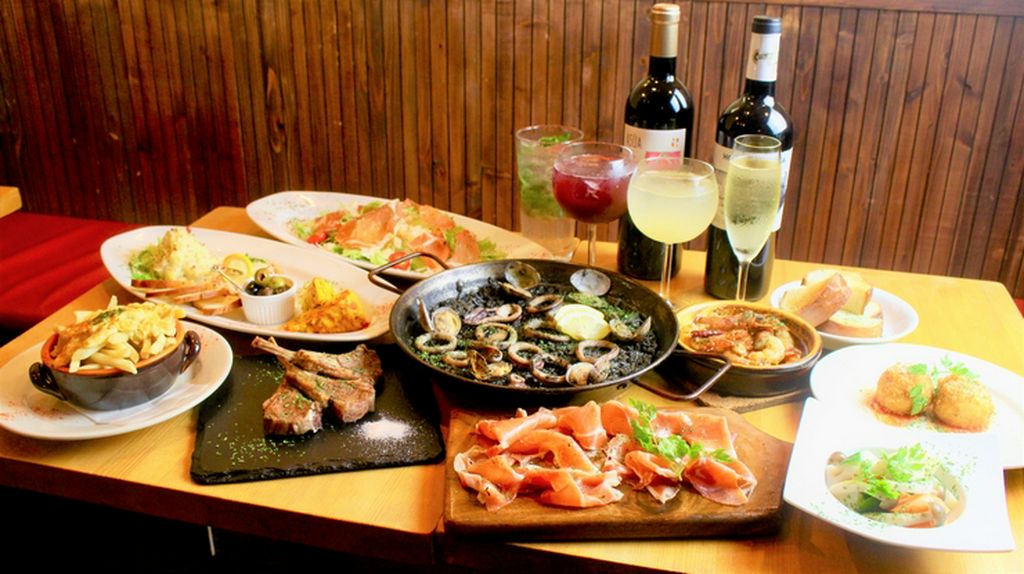 2時間飲み放題付き（LOは2時間）の大変お得なコースです！！
+500円で肉料理をラム肉に変更可能。