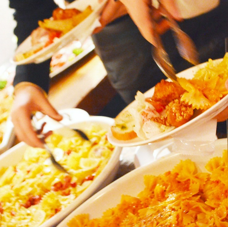 3,000円2h飲放8品付き！各種コースご相談ください。