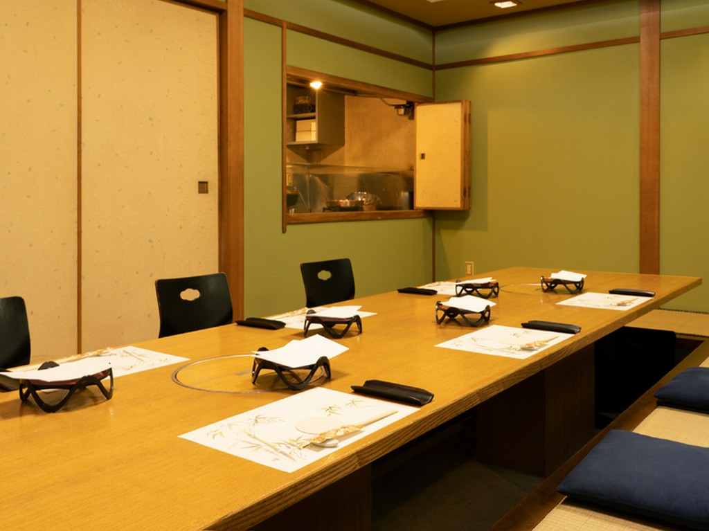 目の前で揚げられる旬のネタに会話が弾む、お座敷天ぷら