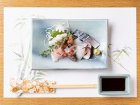 お酒の肴に。あるとうれしい『刺身盛り合わせ』