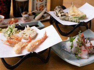 『ギンポ』や『鮑』など、季節を彩る贅沢な魚介類