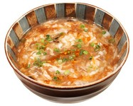 酢の酸味と胡椒の辛味が効いたスープ
2人前