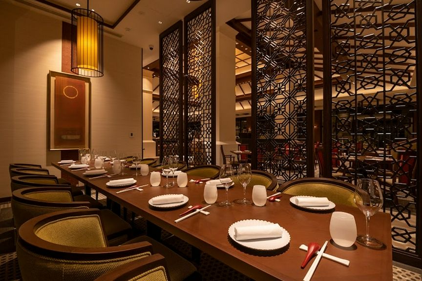 開放的な半個室が設けられており、気軽に利用可能