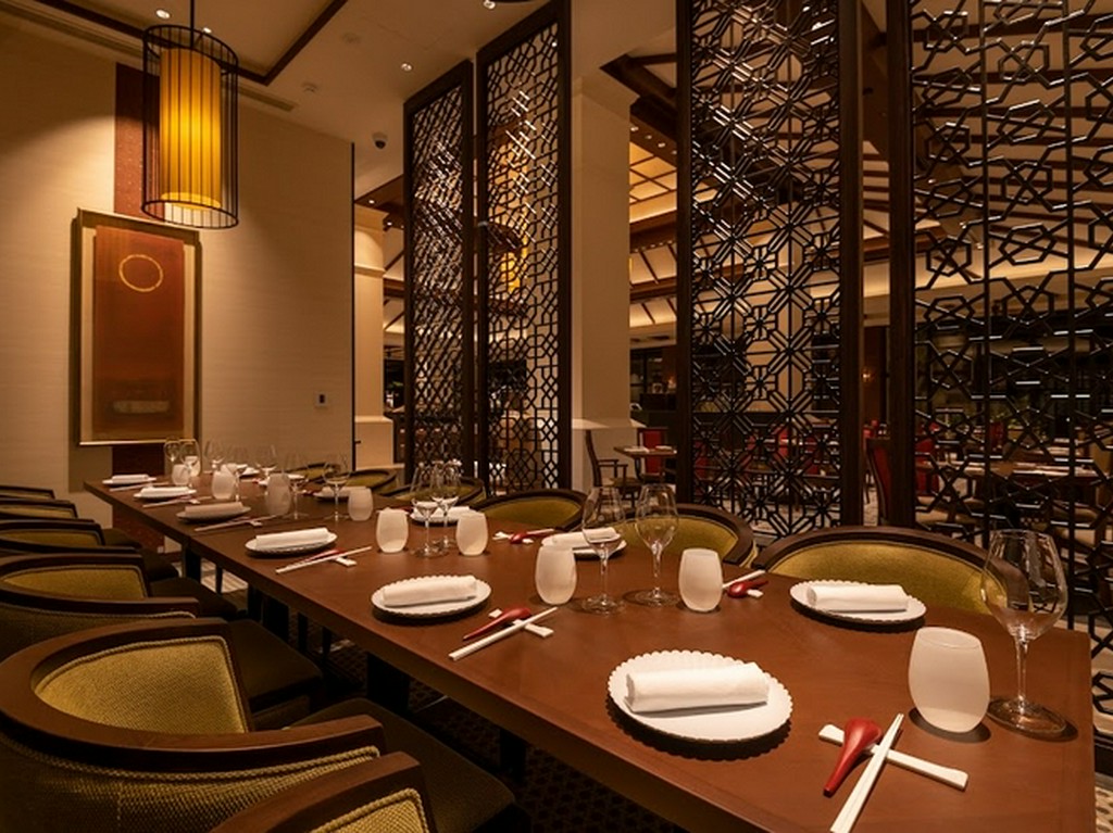 開放的な半個室が設けられており、気軽に利用可能