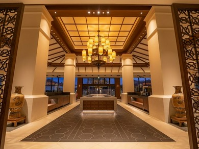 入店した瞬間に、日常から切り離され非日常の世界へと誘われる