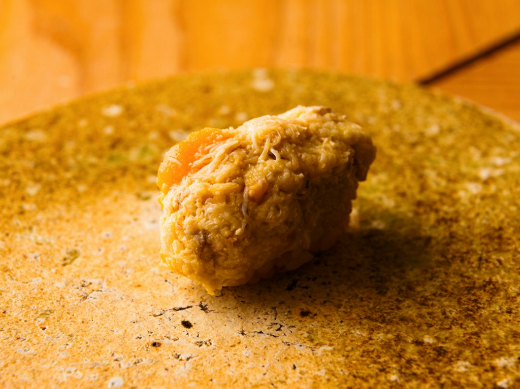 幻のカニ。”ドウマンガニ”　※時期により提供できない場合あり