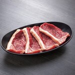 脂肪が少なく赤身が特徴