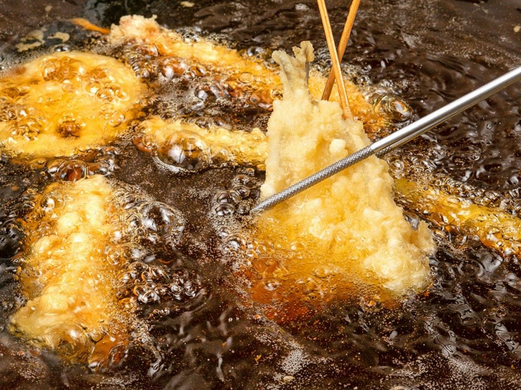 ゲストの日常をさりげなく彩るような、料理と空間を演出