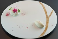 Amusee-bouches
◆
Premiere Entree　　
◆
Deuxieme Entree
◆
Poisson
◆
Viande
◆
Dessert
◆
Mignardise
◆
Pain fait maison/Boissons apres le diner
