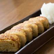 鹿児島県たまごの菊ちゃんの玉子と、山芋を使ったとろふわ食感の玉子焼き。冷めても美味しく召し上がれます。