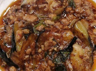 食卓を彩る逸品料理など、各種テイクアウトも可能です。