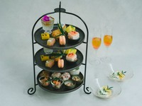 乾杯酒と九州の旬のお楽しみ頂くランチコースを、個室にてお楽しみくださいませ。