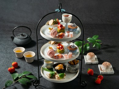 九州各地の煎茶、ロンネフェルトの紅茶とともに、季節の和菓子やタルト等をお楽しみいただくプランです。
