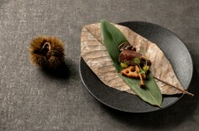 九州各地の素材を厳選し、素材の旨味をお楽しみいただくシェフおススメのコースをご用意いたしました。