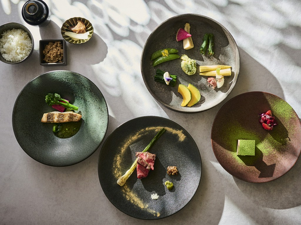 里山の旬素材による前菜と、季節のお魚料理、九州の肉のメインディッシュをお楽しみ頂くランチコースです。