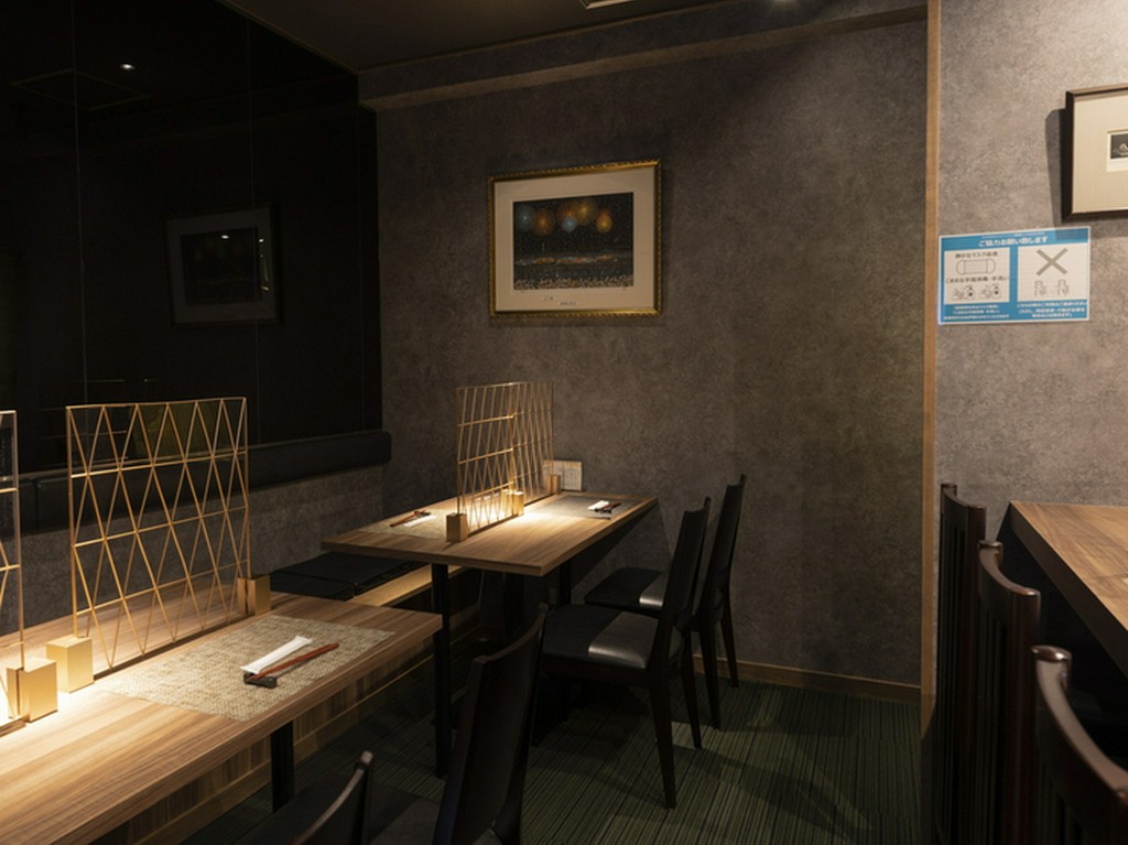 シックな空間と新潟の旬を味わう料理でワンランク上のおもてなし