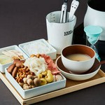 様々な種類のキノコが楽しめる薬膳鍋セット。
