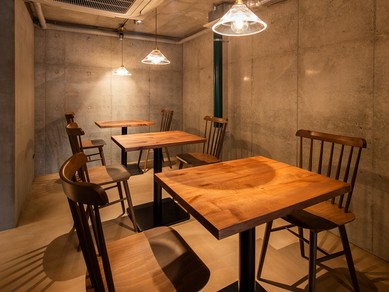 普段使いから特別なひとときまで、二人を包み込む優しい灯り