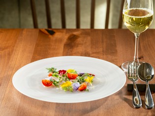 人とのつながりから生まれる『本日の鮮魚のカルパッチョ』