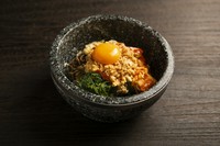 韓国料理といえば、ビビンバ。テジコリでももちろん楽しめるビビンバで、お腹も満足に