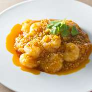 幅広い世代に人気の定番中華『海老のチリソース』