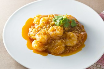 幅広い世代に人気の定番中華『海老のチリソース』