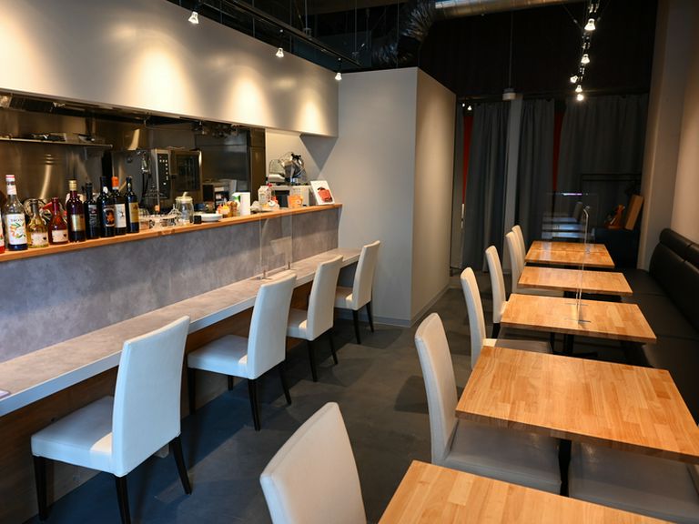 ちょっと贅沢なお一人様も楽しめるカウンター席