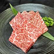 ヒレと隣接する部位でカルビの脂の甘みとヒレの旨味を同時に楽しめる。　
ハーフ　836円
