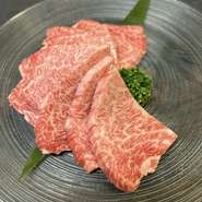 黒毛和牛肩ロース　
ハーフ　770円
