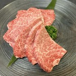 黒毛和牛肩ロース　
ハーフ　770円
