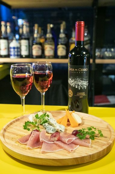 生ハムチーズ盛り合わせ