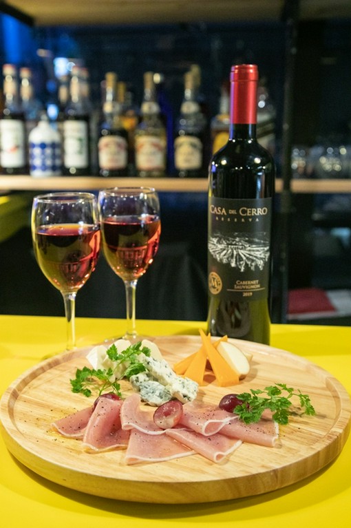 生ハムチーズ盛り合わせ