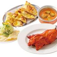 選べるカレー（ひき肉のカレーorチキンとナスカレーorシーフードカレー）タンドリーチキン ナンorライス パーパル サラダ