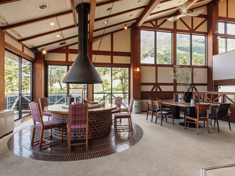 大自然に囲まれ緑豊かな景色に癒されながらいただくハンバーガー