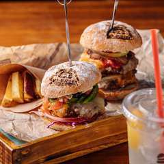 ドライブやツーリングのお供にオススメ。テイクアウトも便利