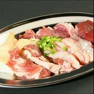 ファミリーにもおすすめの焼肉。お子様連れで是非お楽しみください。