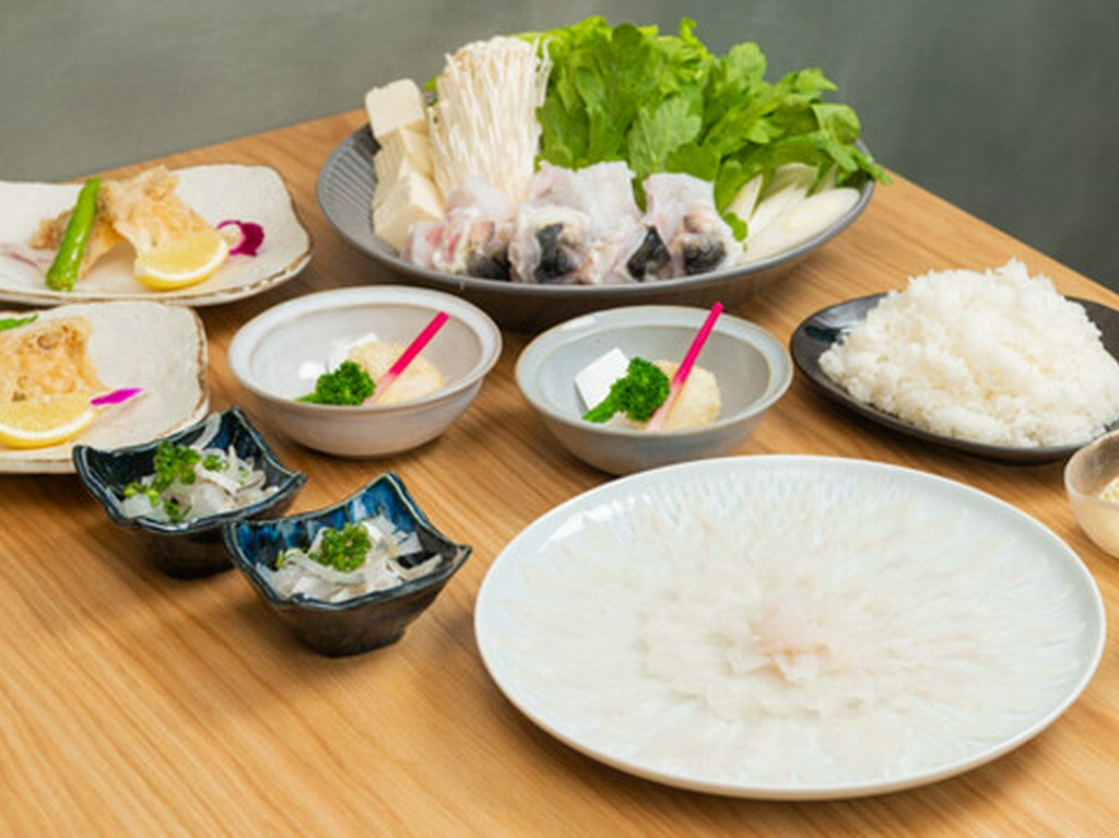 年間を通して食べられる、多彩なふぐ料理『ふぐコース』